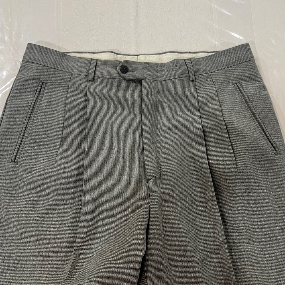 HAGAR CITY CASUALS Men's Gray Pleated Dress Pants - Classic Tailored Trims